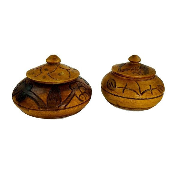 Lot 2 Vintage Carved Wooden Trinket Bowls Lids Hand Turned Arts Crafts u Primiti - Picture 1 of 8